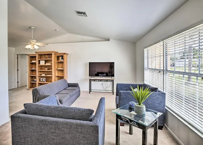 Breezy Cape Coral Oasis, Covered Lanai & Bbq