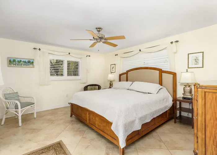 Villa Catalina Isles - Holidays In Paradise