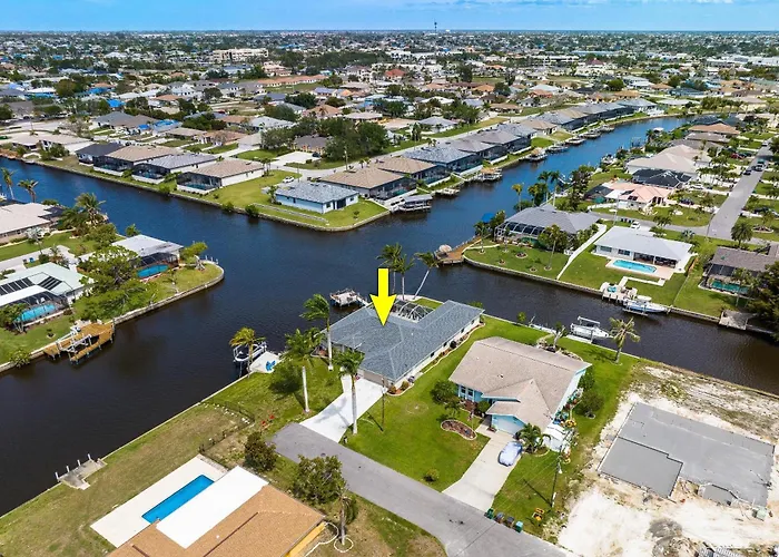 Private Beach And Kayaks ~Sleeps 10- Heated Pool- Villazo Ann - Cape Coral - Roelens Vacations